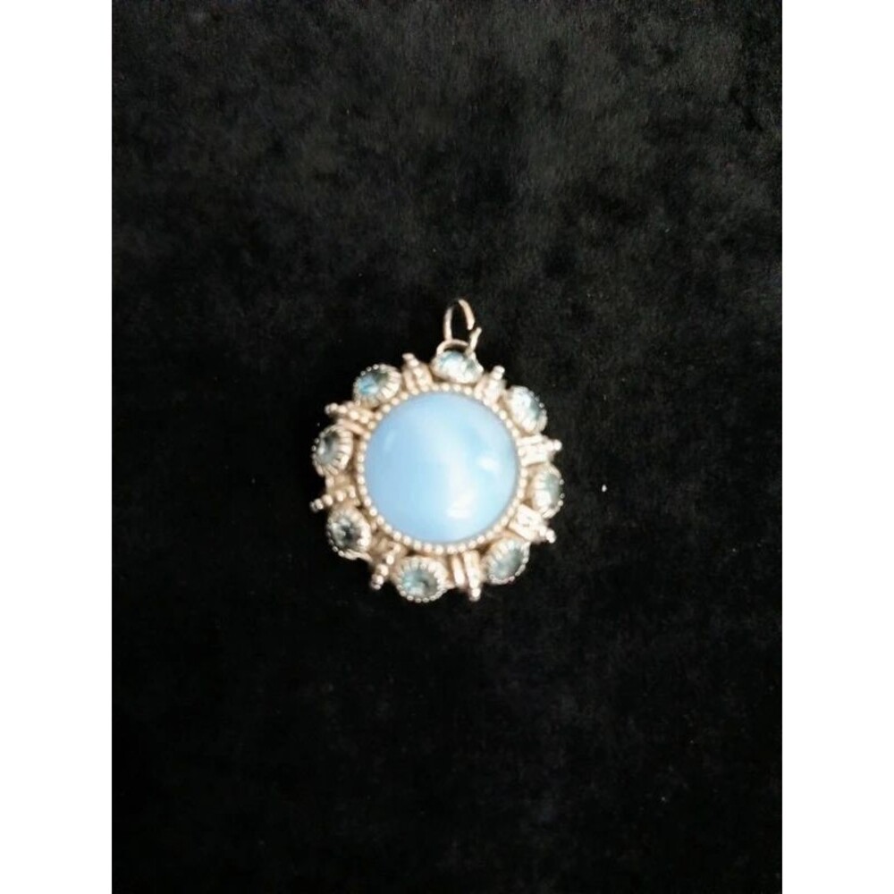 vintage 1974 Avon "Moon Magic" pendant